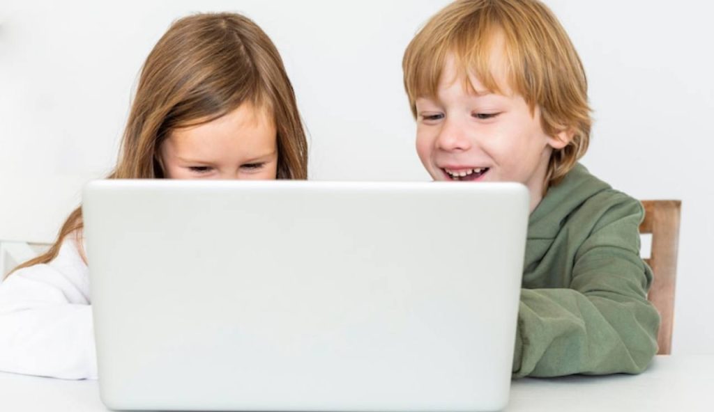 Bambini al pc