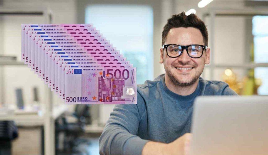 Uomo felice con 20 mila euro