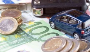 Automobile e soldi (Depositphotos foto) - www.managementcue.it
