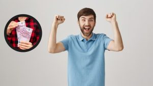 Persona esulta e soldi