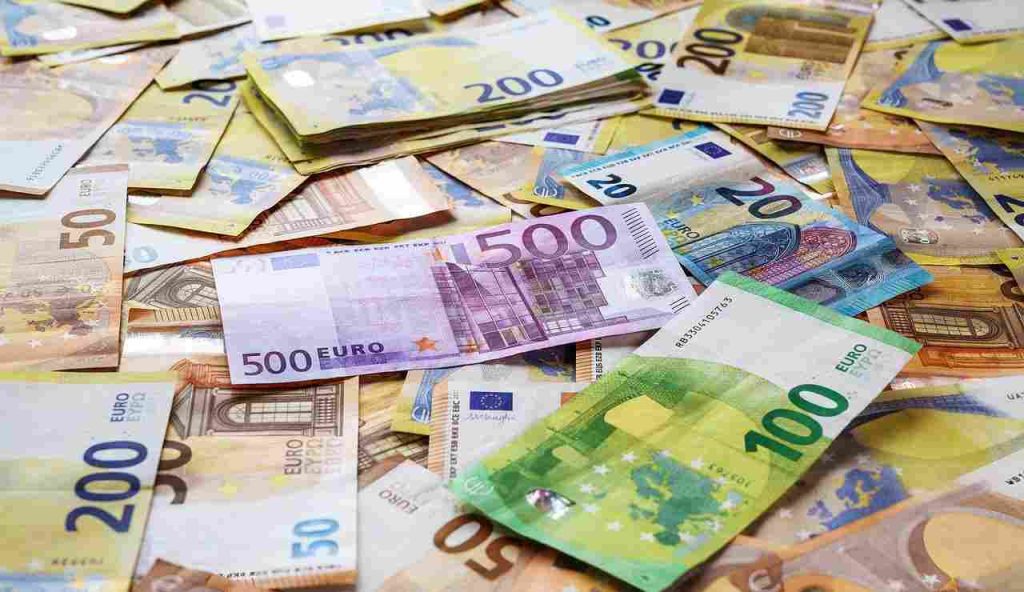 Banconote (Pixabay foto) - www.managementcue.it