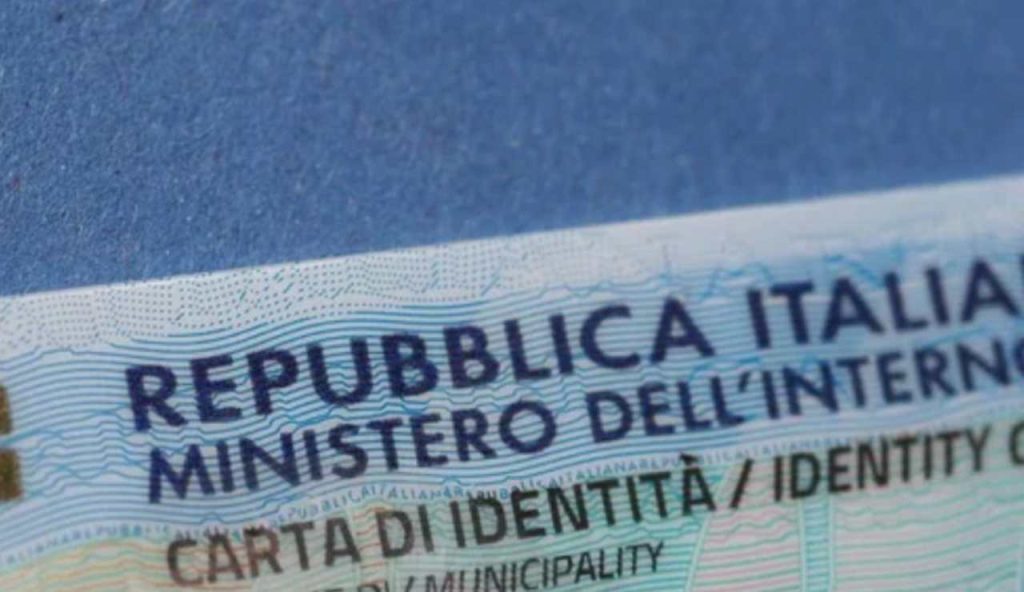 Carta d'Identità (Depositphotos foto) - www.managementcue.it
