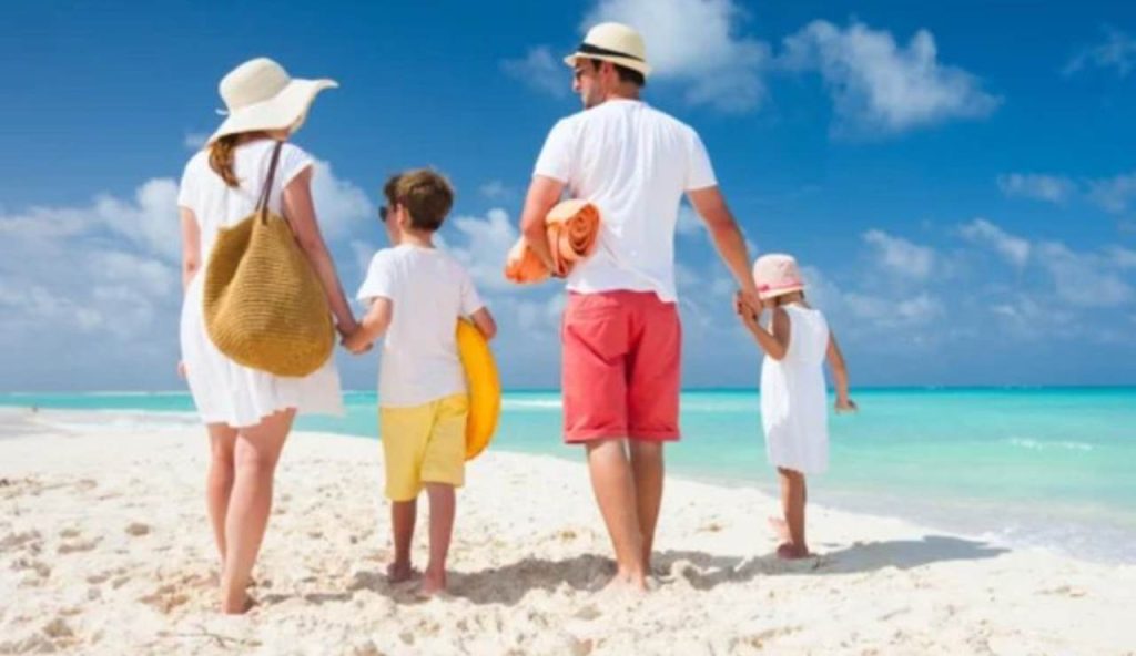 Famiglia in vacanza (Depositphotos foto) - www.managementcue.it