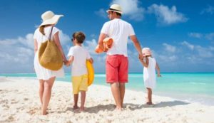 Famiglia in vacanza (Depositphotos foto) - www.managementcue.it