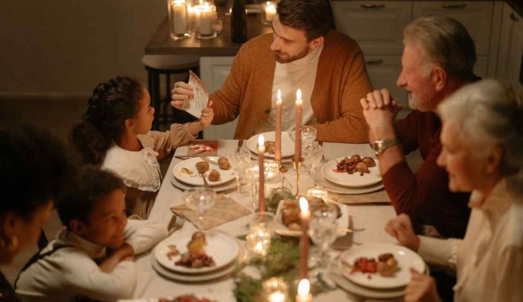 Famiglia a cena