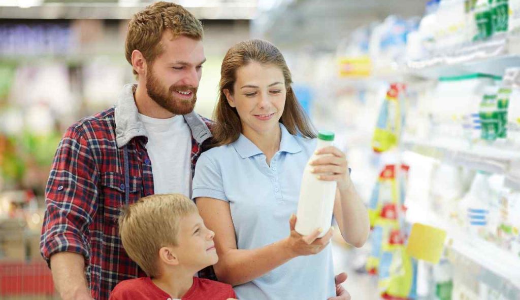 Famiglia al supermercato
