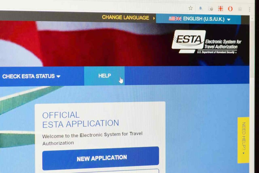 “Dovete consegnare la cronologia degli ultimi 5 anni di attività sui social per entrare negli USA”: cosa c’è di vero e cosa no